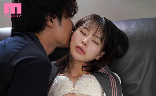 悲报!21岁C罩杯美乳美少女「白石奈美」下个月AV引退!自曝好想再继续拍...