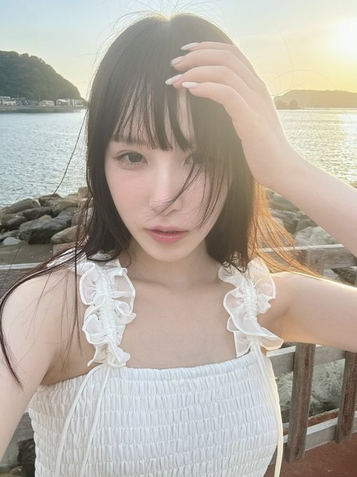 撑过就能无套中出！C罩杯颜面最强白皙雪乳美少女「香水纯」5周年AV新作特别演出！