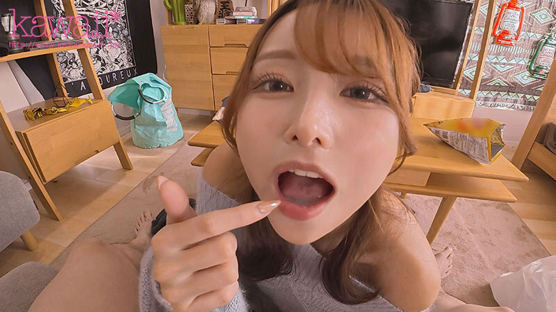 「社群百万女王」晒出F奶浴室辣照，「超饱满乳球」有够诱人！