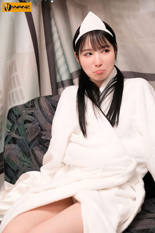 撑过就能无套中出！C罩杯颜面最强白皙雪乳美少女「香水纯」5周年AV新作特别演出！