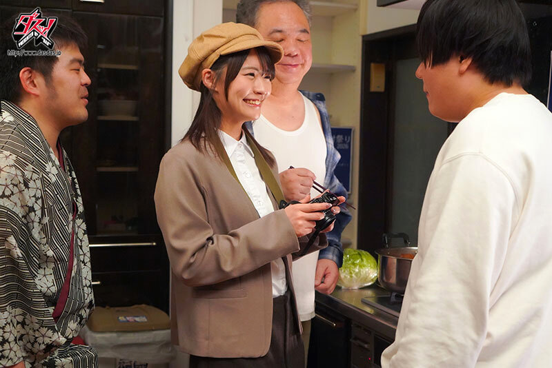 探访神秘祭典!「正妹女大生」惨遭村民囚禁,化身神之巫女被灌爆精汁!