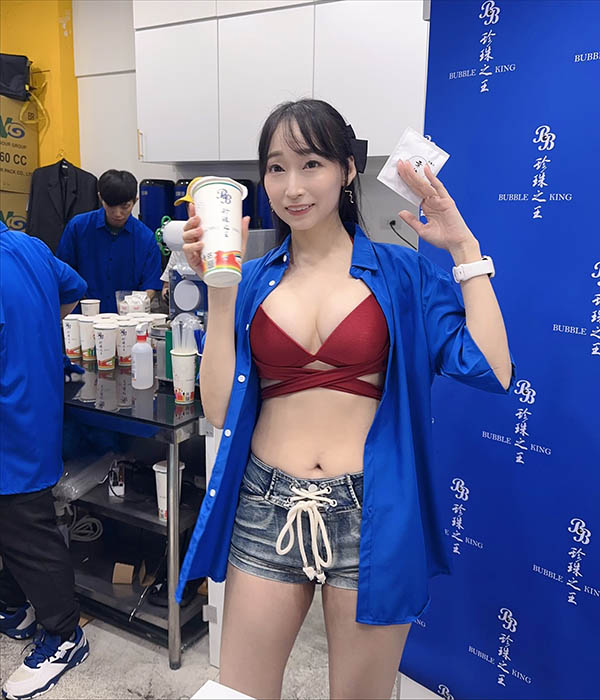 西门町珍奶店惊见日本超大咖女优打工 原来是骑乘位女王降临