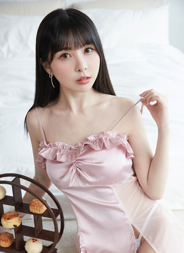 震撼弹!童颜巨乳Tiny化名「田井虹」跨国下海 将与这位AV传奇推新作?