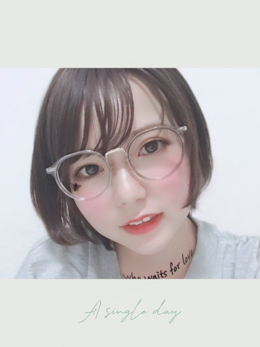 胸比脸大! 雪白牛奶肌眼镜妹「初爱宁宁」挺H罩杯AV出道!