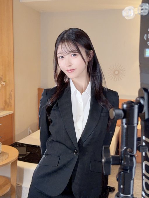 无情中出!21岁C罩杯骨感美胸芭蕾美少女「清野咲」惨遭垃圾屋大叔中出55发!