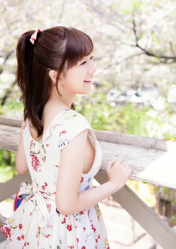 正妹声优不只声音甜美动人！甜美外表下偷藏「粉嫩嫩ㄉ雪乳」网暴动：想认干妈喝捏捏！