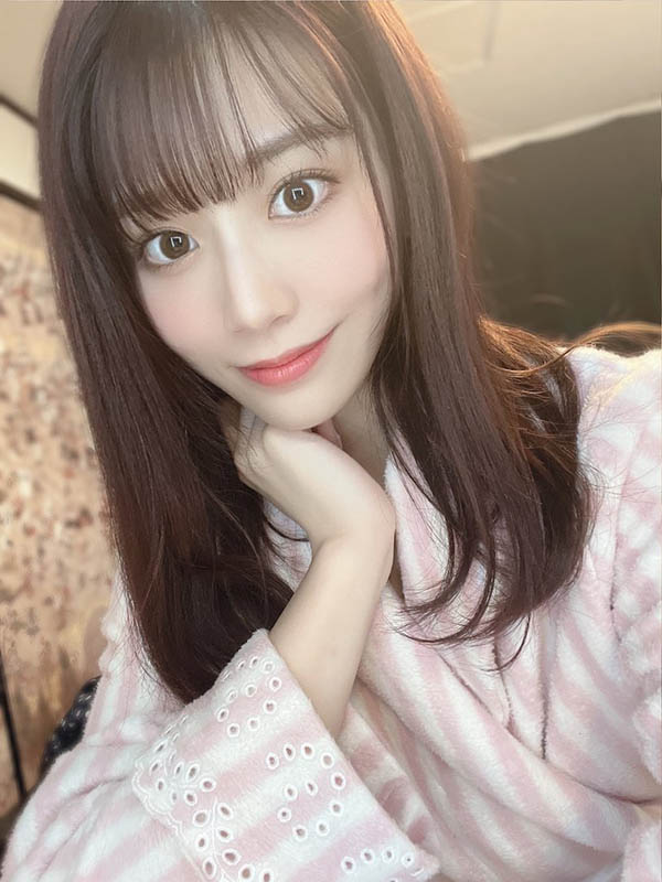 网发文推「最佳气质反差感女优」是她,主播出身...骑乘式超在行!