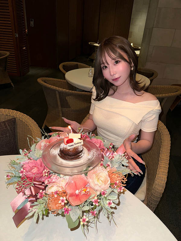 想成为恋人的No.1美少女！七嶋舞空降「史上最大型泳池摄影会」掀狂潮