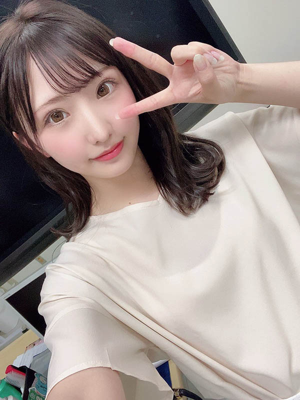 隐藏版小可爱!美少女小只马新人「里仲唯」学生服、 比基尼各种福利大放送!