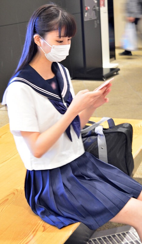 最近这片超级烫!才刚拿到毕业证书的美少女在梦中被搞! ...