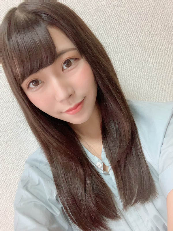 气质长发！ 短小精悍的小只马美少女「浅见玲奈」！