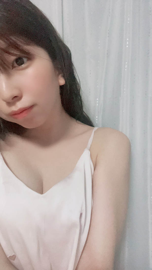 圆梦踏实!E罩杯白皙美少女“七咲未色”AV出道、自曝国中就想当AV女优!