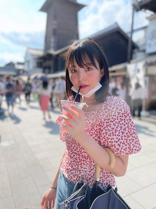 气质出众!D罩杯疗愈系大姐姐“冈田雏乃”AV出道想增加自信与色气!