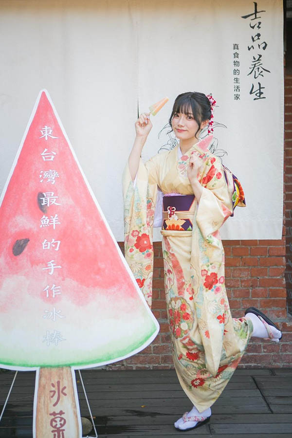 活动幕后:宫下玲奈这两张照片怎么来的?