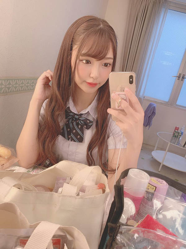 性感极度高衩! 美少女新人「木下日葵」竞技泳装造型让粉丝疯狂!