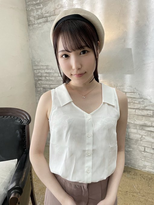 天使的微笑!C罩杯气质美少女“香水纯”S1专属AV出道!