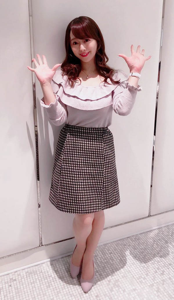 「G奶正妹外送員」幫你送餐,顏值超高...原來是「超胸AV女神」!