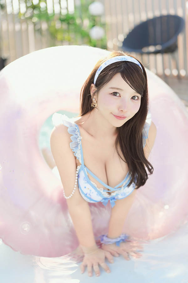 粉丝信忘了带走！福田ゆあ(福田悠亚)被妈妈抓到的！