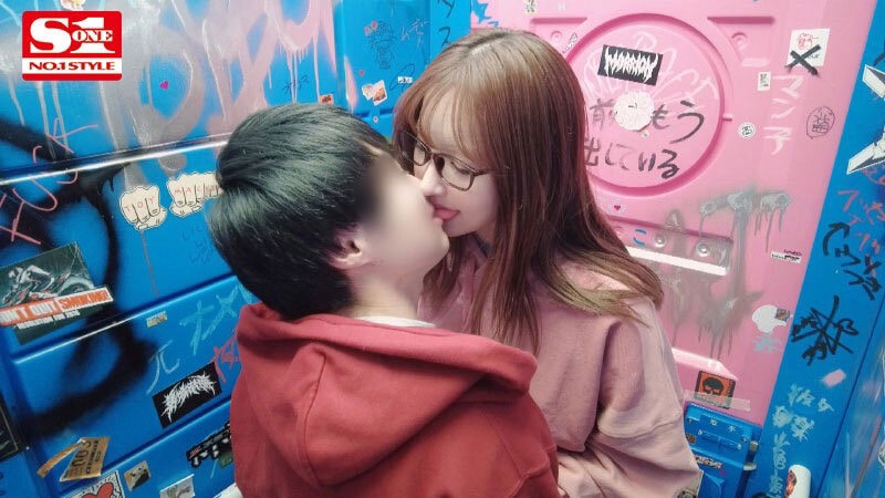 【速报】与鬼才监督合作！三上悠亜在公厕所把男优KO！ ...