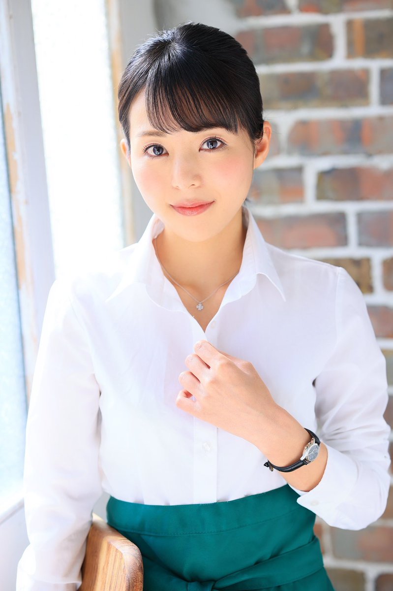 气质出众!D罩杯疗愈系大姐姐“冈田雏乃”AV出道想增加自信与色气!