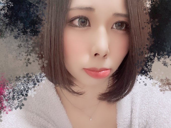 蜜唇大眼!魔鬼身材新人“藤咲玲央奈”AV出道、自曝私底下超宅最爱动漫!