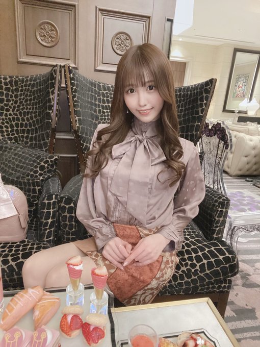 泳装比赛后冠! F罩杯巨乳美少女“朝日奈华莲”AV出道大秀冠军级身材!