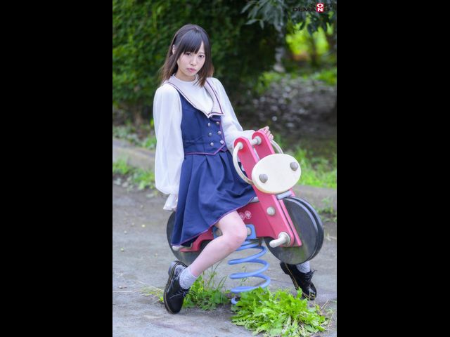 公务员下海! 23岁贫乳美少女“捧祈莉”AV出道!