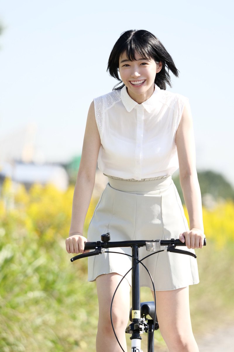 妈妈也支持! 来自乡的地方美少女“琴音华”上京AV出道!