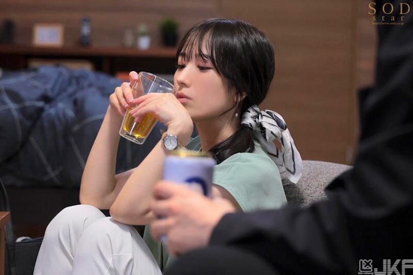 和看不顺眼的蓝井优太上床了！这是小凑よつ叶(小凑四叶)的神作！ ...