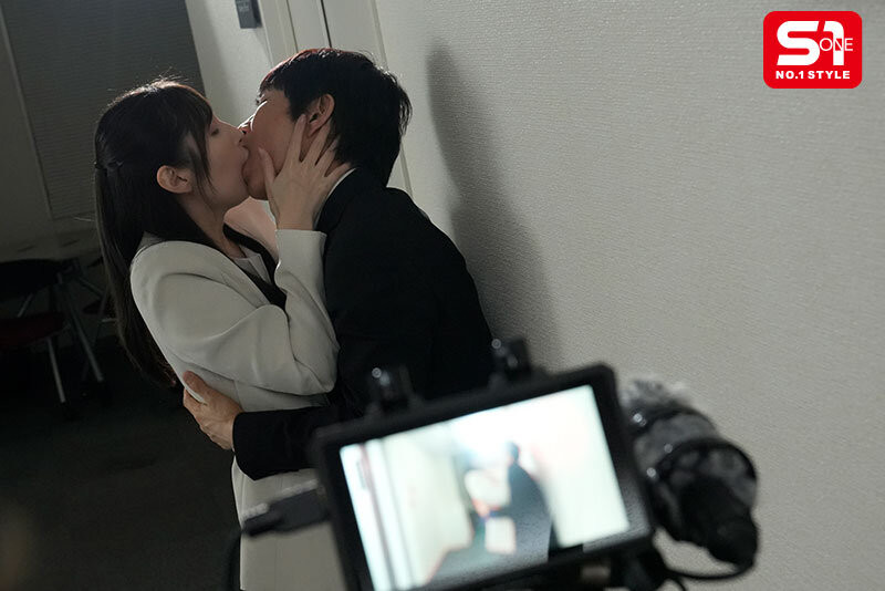三大片商共同挂名！映画女优调教童帝！