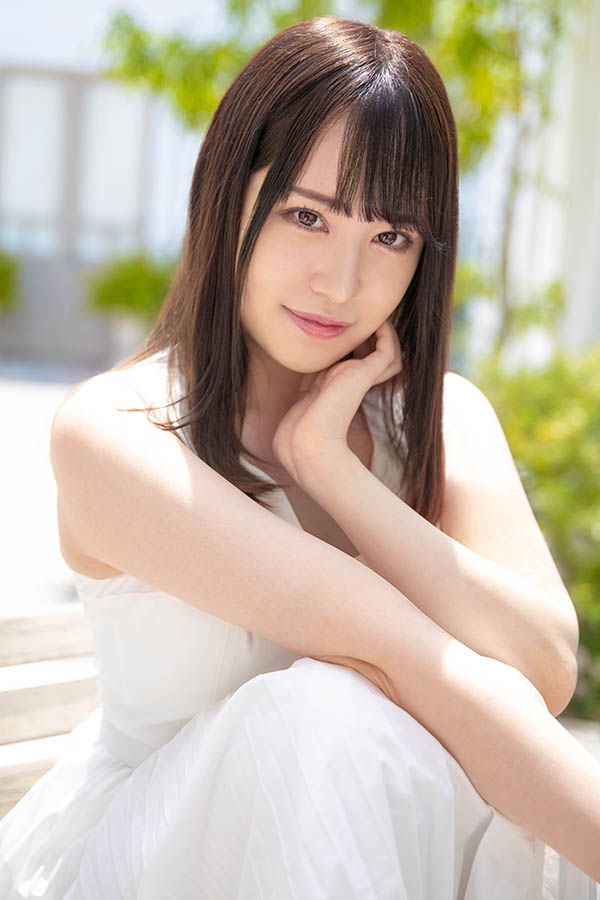 前偶像出道! E罩杯白皙小只马美少女“时田萌萌”先出大尺写真集、旋即AV出道!