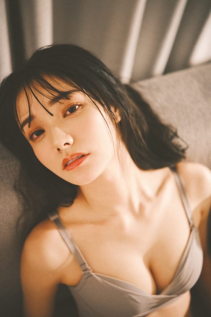 宫下玲奈：三年前拖着一个行李箱来到东京拍AV的选择是对的！ ... ...
