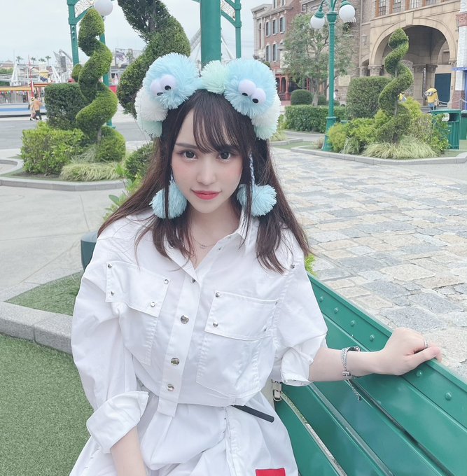 前偶像出道! E罩杯白皙小只马美少女“时田萌萌”先出大尺写真集、旋即AV出道!