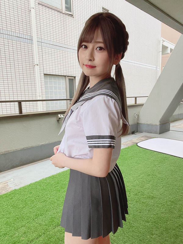 日本火腿正妹球迷常上镜头 AV达人一秒神出：是「G罩杯超凶女优」