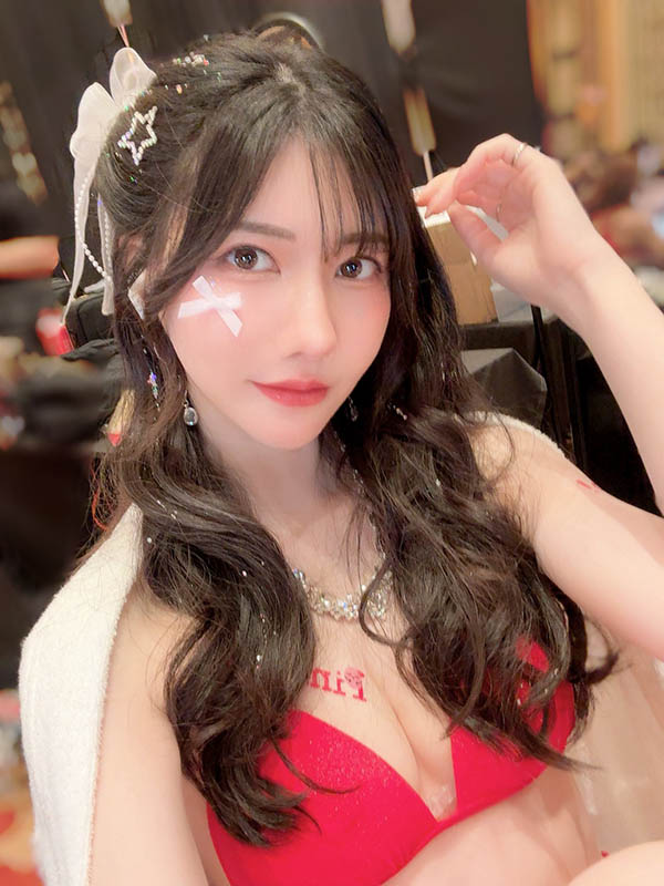 7月中就没拍片了!蓝芽みずき(蓝芽瑞季)自爆和事务所有金钱纠纷! ...