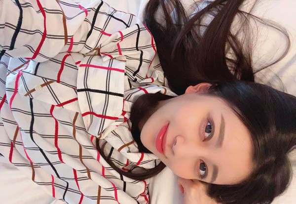 白皙长腿! 174公分疗癒系美女「栗山绘麻」!