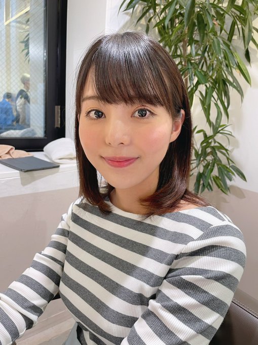 气质出众!D罩杯疗愈系大姐姐“冈田雏乃”AV出道想增加自信与色气!