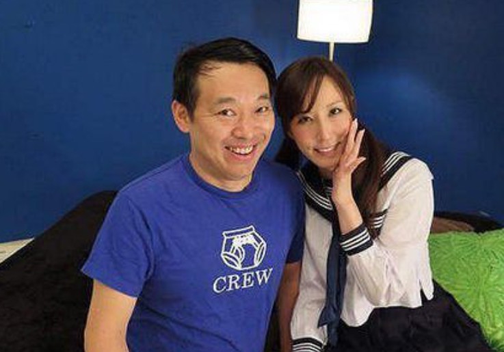 超「变态恶男」吉村卓又赢了!新人女优被舔后见证:这人太搞笑