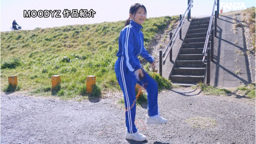 史上最强运动白痴！但这位美乳少女骑乘位超强的！ ... ...