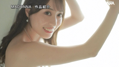 「超大型高颜值美乳人妻」正式出道！「火辣胴体的绝顶的风暴」太勾人！