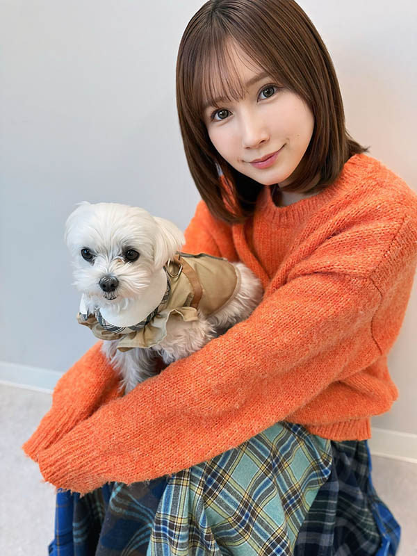 小岛みなみ(小岛南):我仍然是现役女优喔。