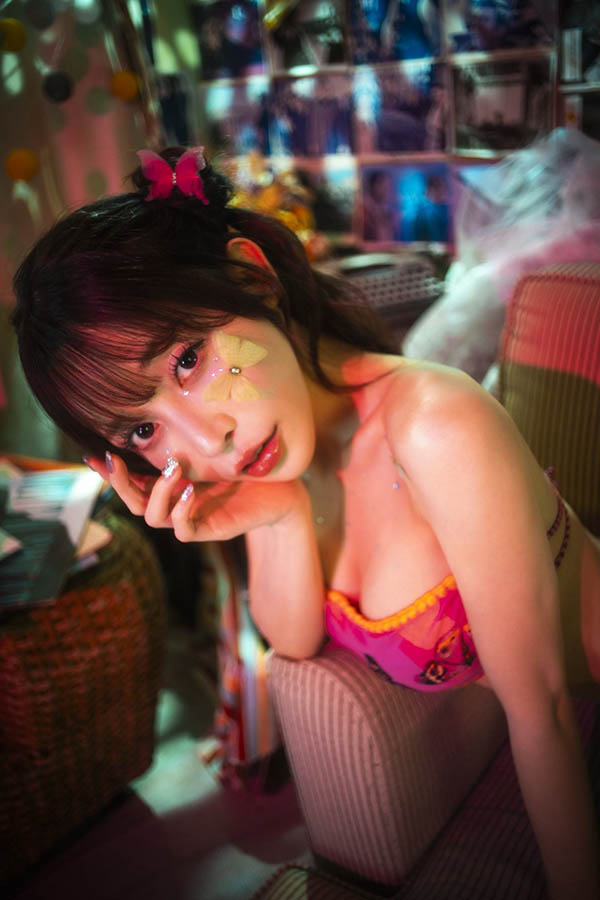 在看到盗版店后⋯七瀬アリス(七濑爱丽丝)许下了圣诞愿望!