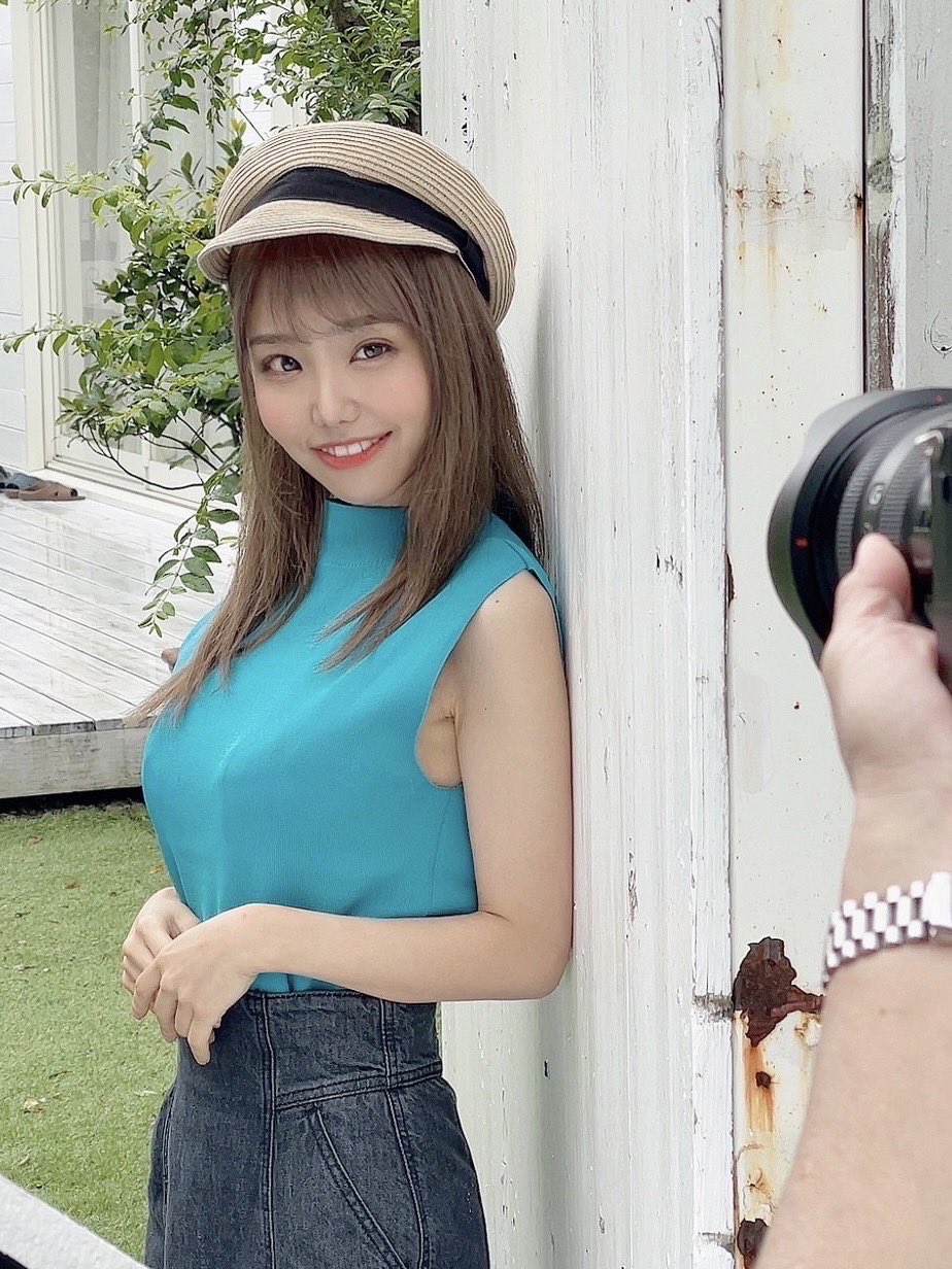 下海目标是带给全日本人笑容!F奶超新星美少女「观月爱菜」参上