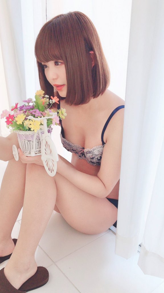 急需解欲！ 咖啡厅美少女「伊藤久留美」克服心魔AV出道！