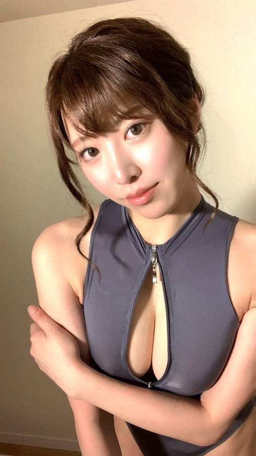 翻山越岭! H罩杯火辣长腿新人「宫园琴音」和绿色小小兵大玩攻顶战!