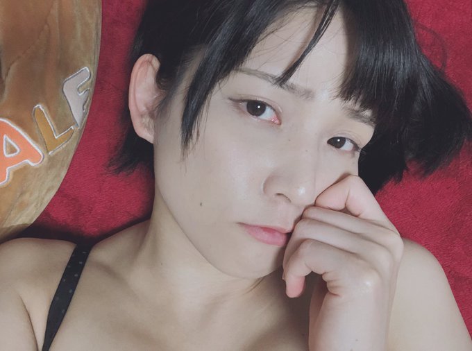 短发巨乳! F罩杯兽医系女大生「柏木亚美」出道撞脸日本人气偶像中心成员!