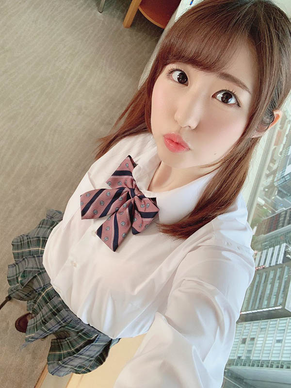 可爱婴儿肥! D罩杯素人美少女「真宫绫」!