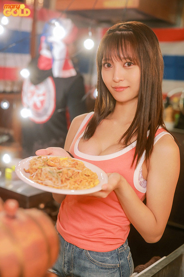 深褐色的Nice Body!日泰混血、不输偶像的G奶美少女「Lisa」来打工! ...
