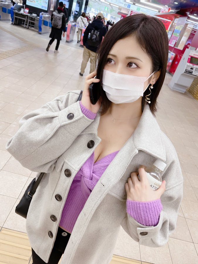 蜜唇大眼!魔鬼身材新人“藤咲玲央奈”AV出道、自曝私底下超宅最爱动漫!