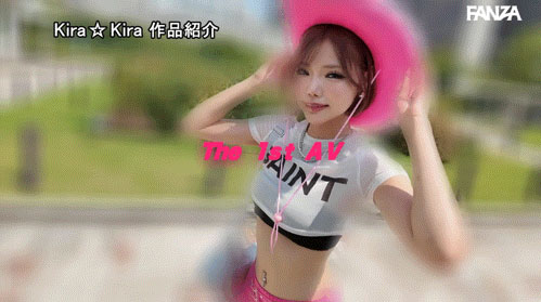超小颜18公分!八头身黄金比例的她要统治辣妹界!